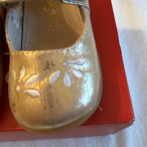 See Kai run - Mary Jane Ginny Gold - Picture 3 of 5